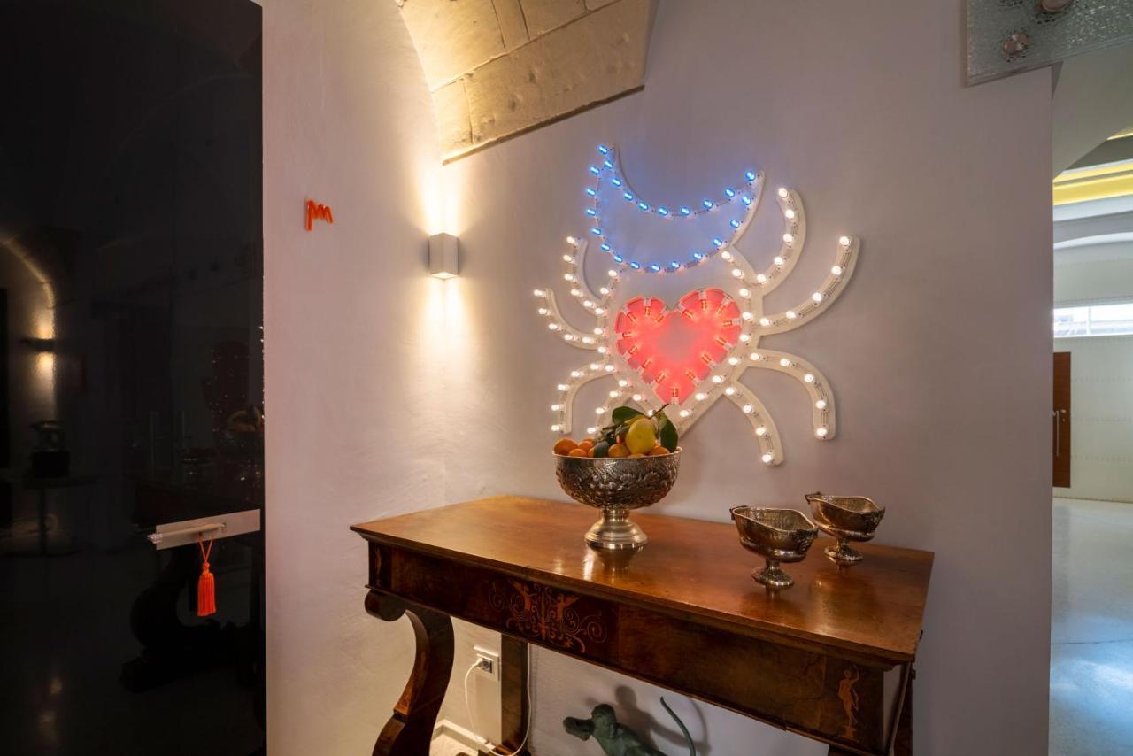 レッチェ ディモラ ストリカ ムラトレ ラグジュアリー ルームズ Bed & Breakfast エクステリア 写真